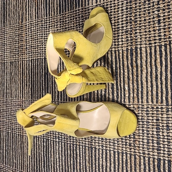 ZARA LIME GREEN SUEDE OPEN TOE HEELS - Picture 4 of 11